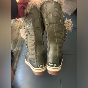 Sorel winter boots size 1
